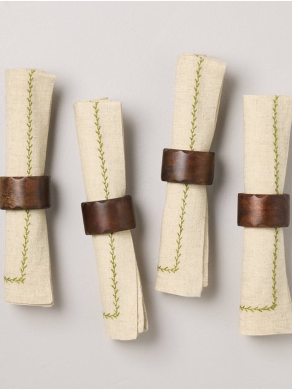 HEARTH & HAND NWT Carved Edge Napkin Ring -dark brown